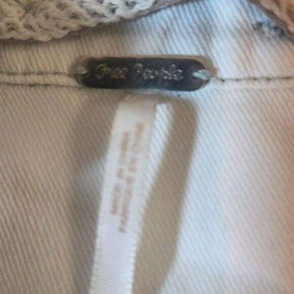 Free People Denim Jacket Size S/P French Vanilla Distressed Removable Hoodie - Picture 3 of 6